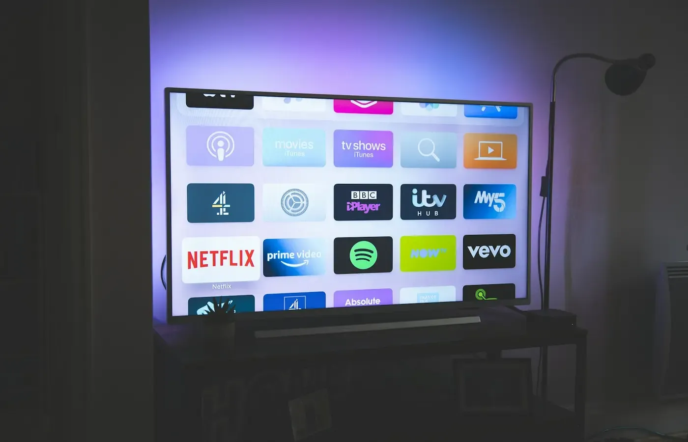 Smart television software update screen